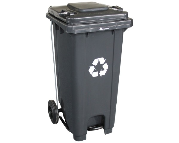 Trash bin on wheels